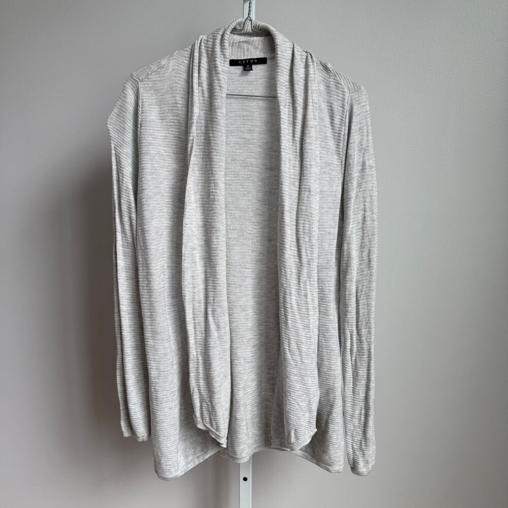 Cyrus‎ sz M gray open cardigan